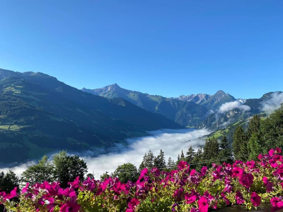 Ferienhaus Zillertal Panorama Blick Balkon Sauna Zellberg ภายนอก รูปภาพ