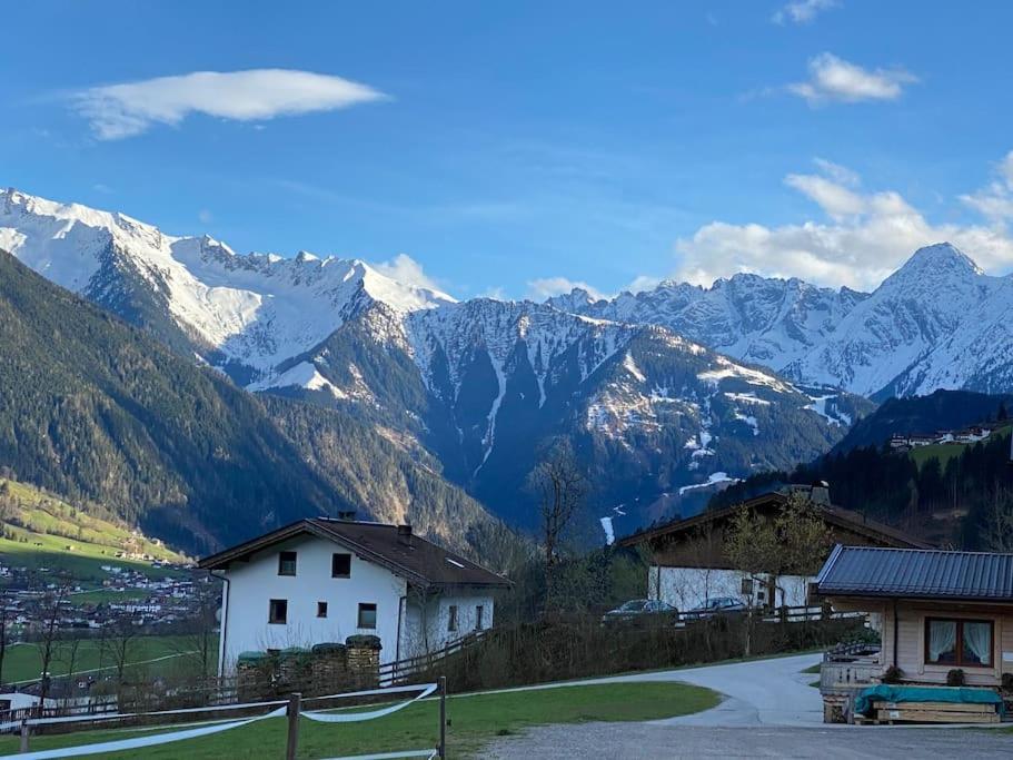Ferienhaus Zillertal Panorama Blick Balkon Sauna Zellberg ภายนอก รูปภาพ