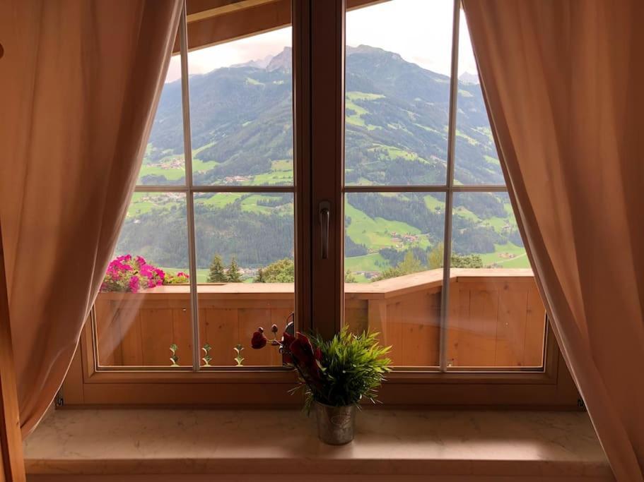 Ferienhaus Zillertal Panorama Blick Balkon Sauna Zellberg ภายนอก รูปภาพ