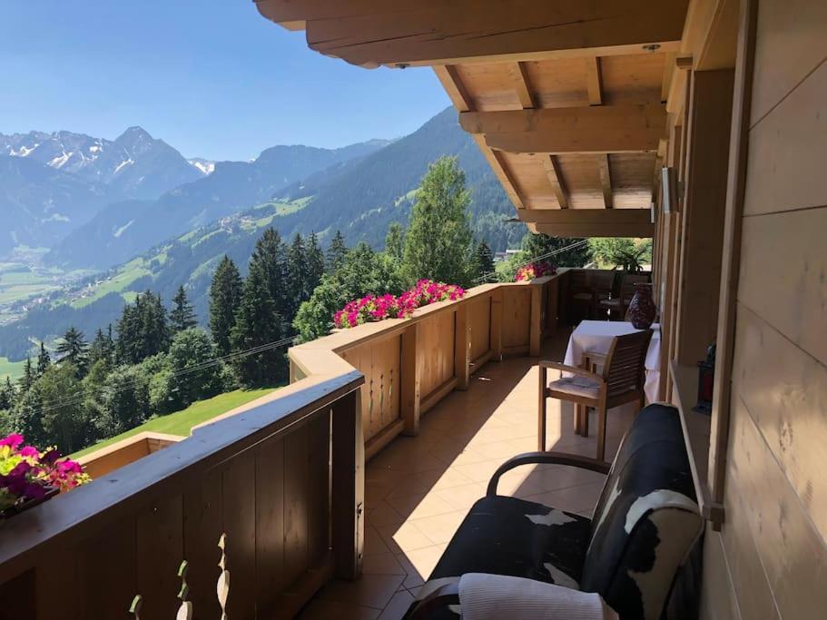 Ferienhaus Zillertal Panorama Blick Balkon Sauna Zellberg ภายนอก รูปภาพ