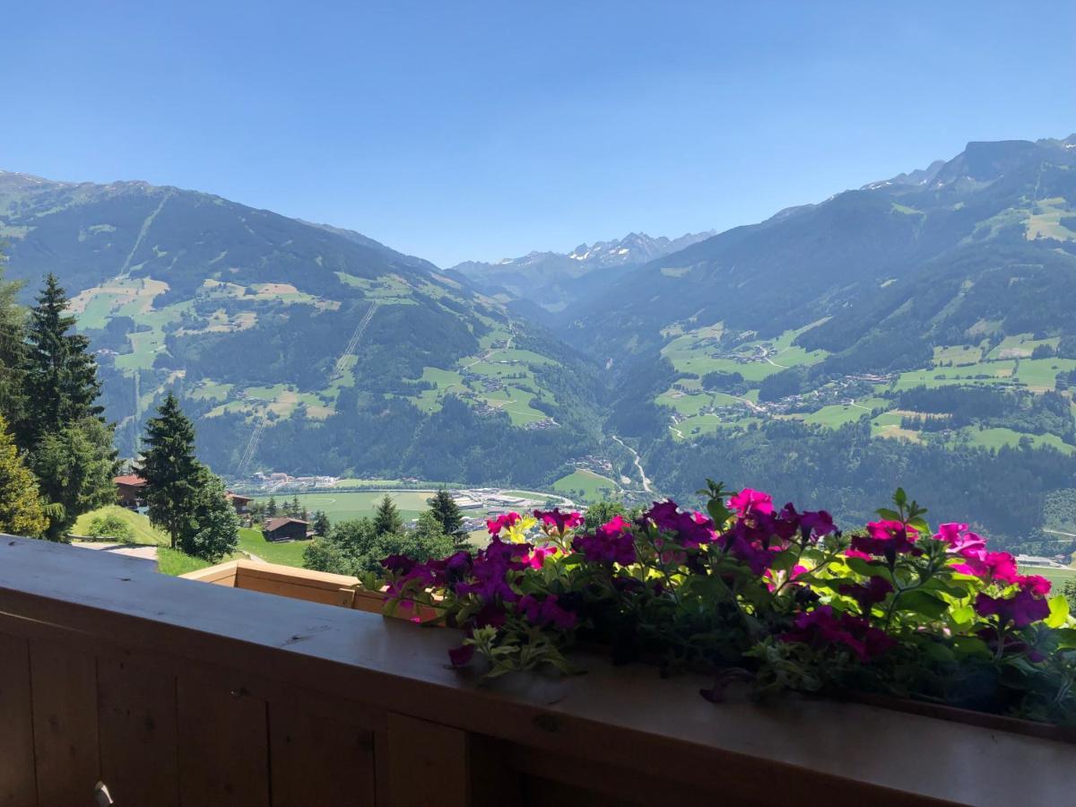 Ferienhaus Zillertal Panorama Blick Balkon Sauna Zellberg ภายนอก รูปภาพ