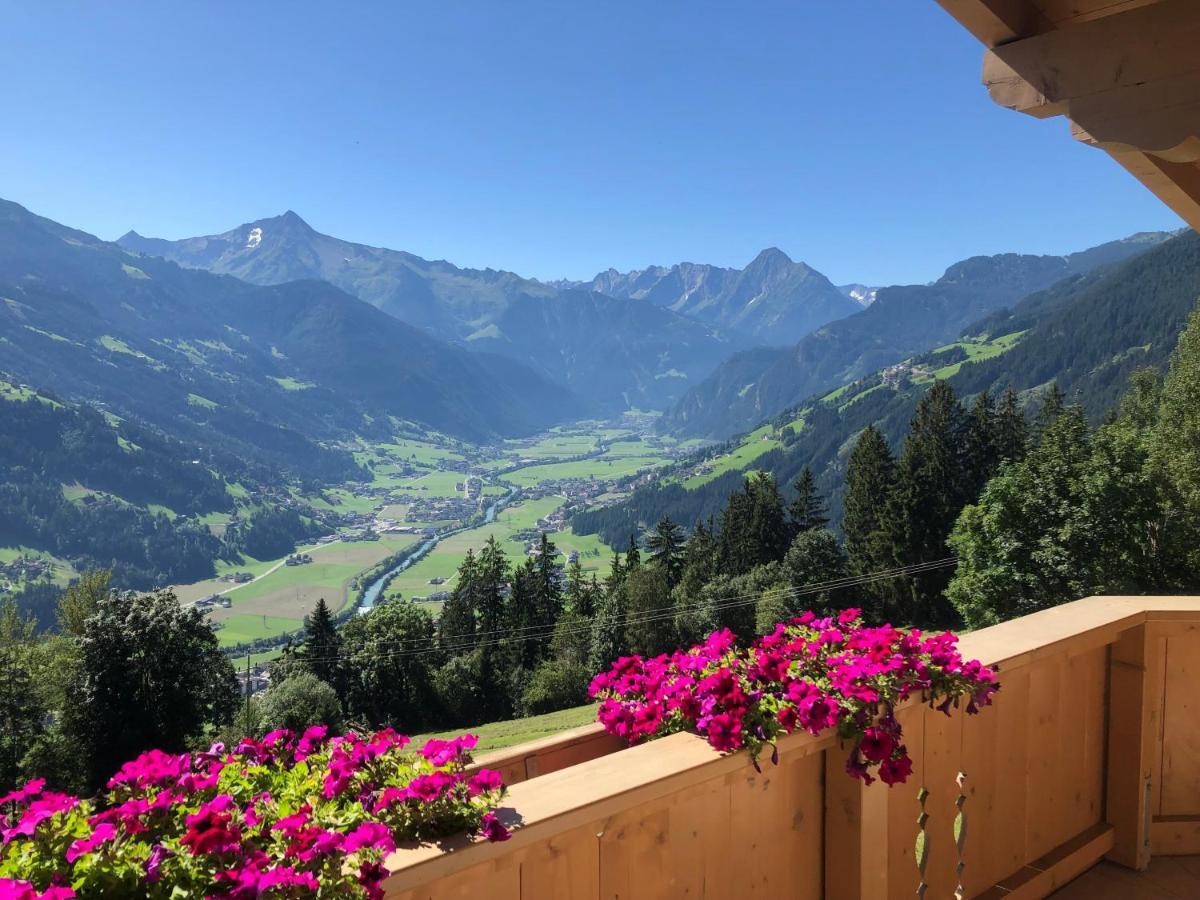 Ferienhaus Zillertal Panorama Blick Balkon Sauna Zellberg ภายนอก รูปภาพ