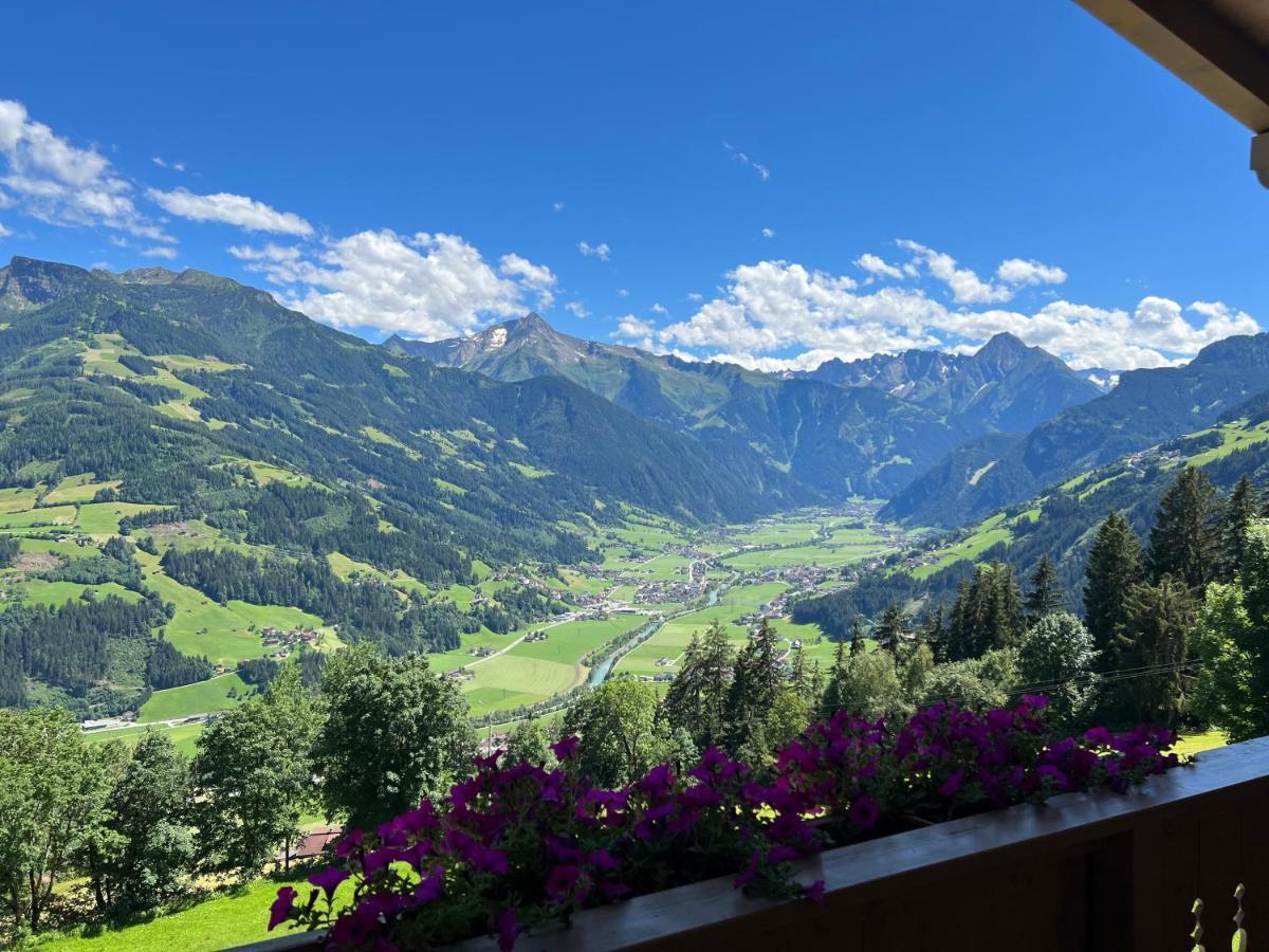 Ferienhaus Zillertal Panorama Blick Balkon Sauna Zellberg ภายนอก รูปภาพ