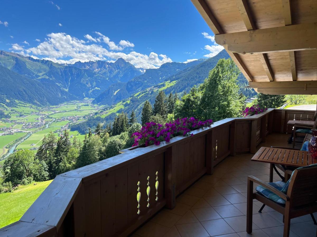 Ferienhaus Zillertal Panorama Blick Balkon Sauna Zellberg ภายนอก รูปภาพ