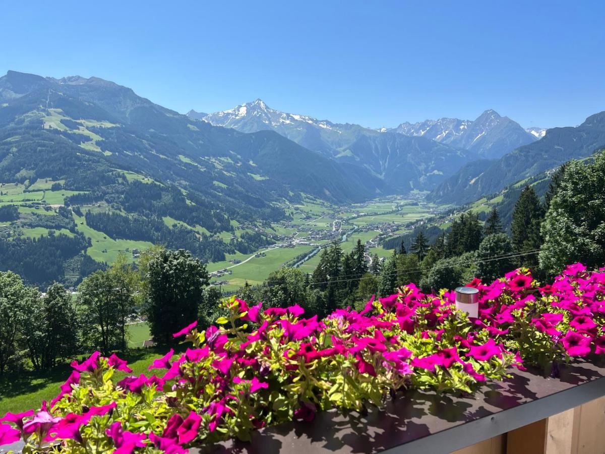 Ferienhaus Zillertal Panorama Blick Balkon Sauna Zellberg ภายนอก รูปภาพ