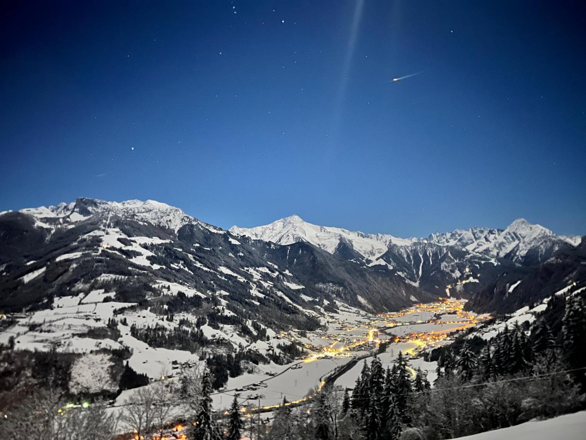 Ferienhaus Zillertal Panorama Blick Balkon Sauna Zellberg ภายนอก รูปภาพ